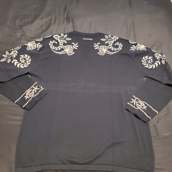 Sweater - Picture 3 of 3